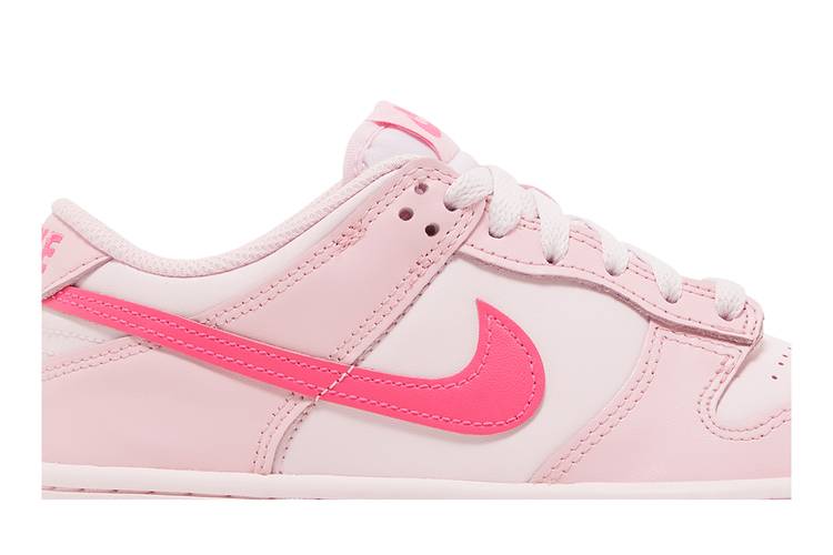 Nike Dunk Low Triple Pink